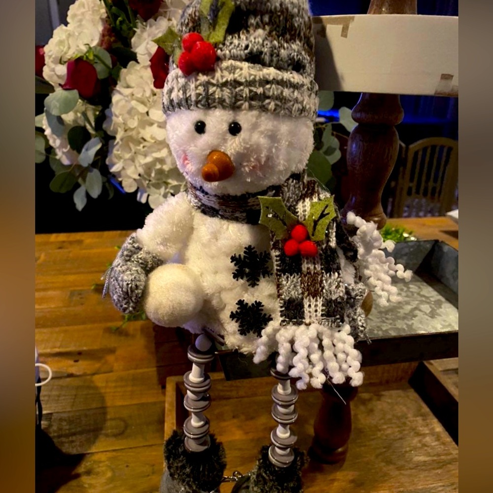 Sitting Snowman